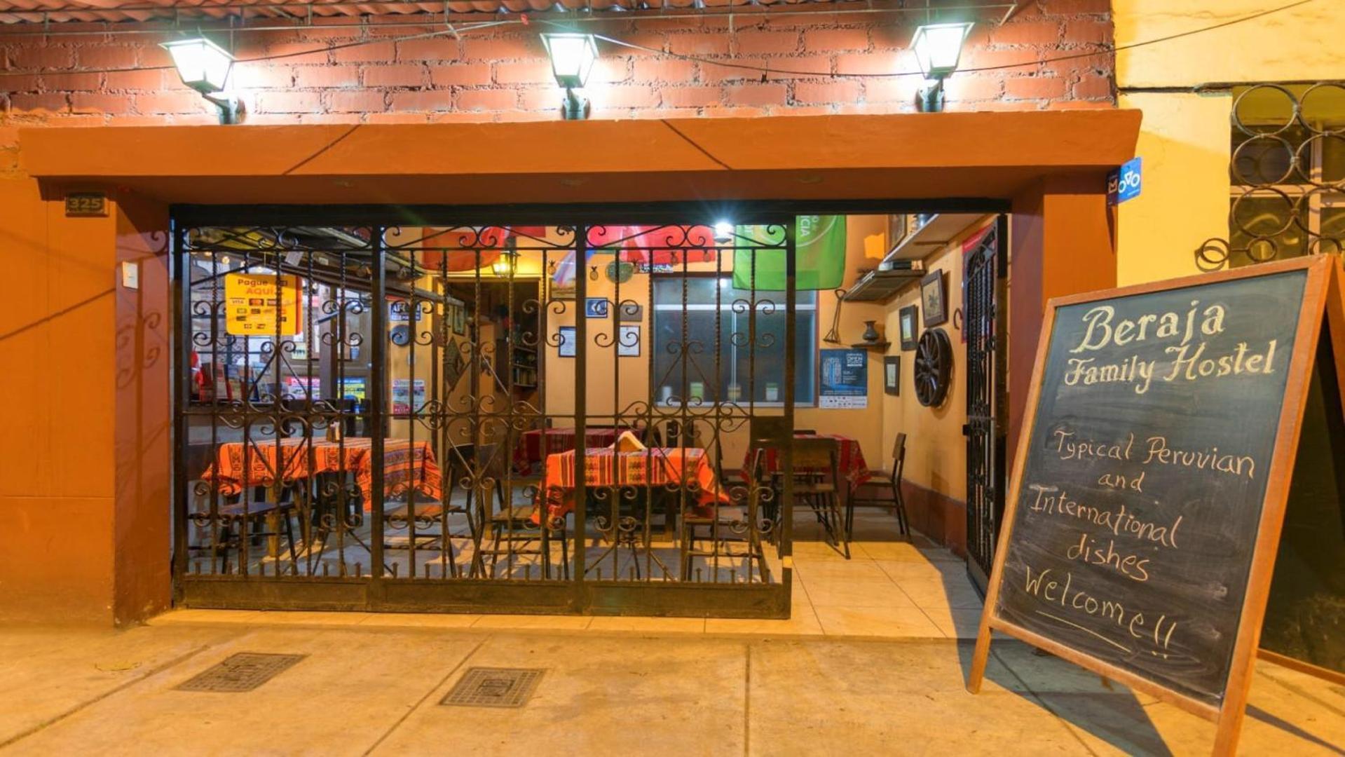 Beraja Family Hostel Lima Extérieur photo